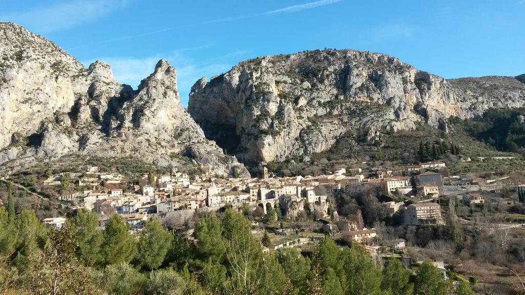 "Les Lauriers" Chambre Independante Avec Terrasse Privee Moustiers-Sainte-Marie Zewnętrze zdjęcie